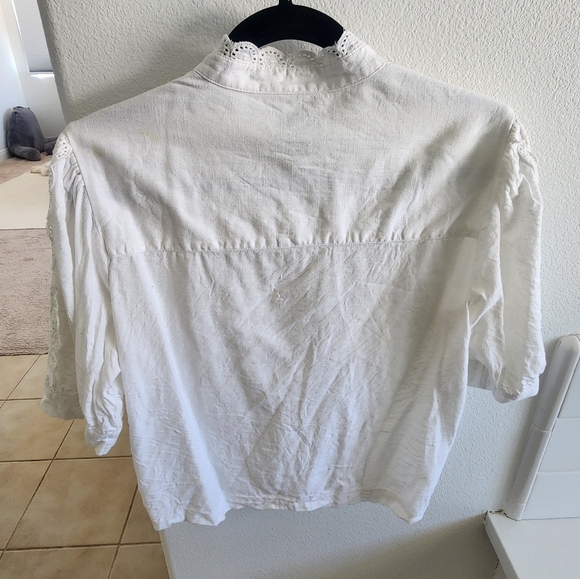 White Eyelet Button-Up Blouse - Picture 4 of 5
